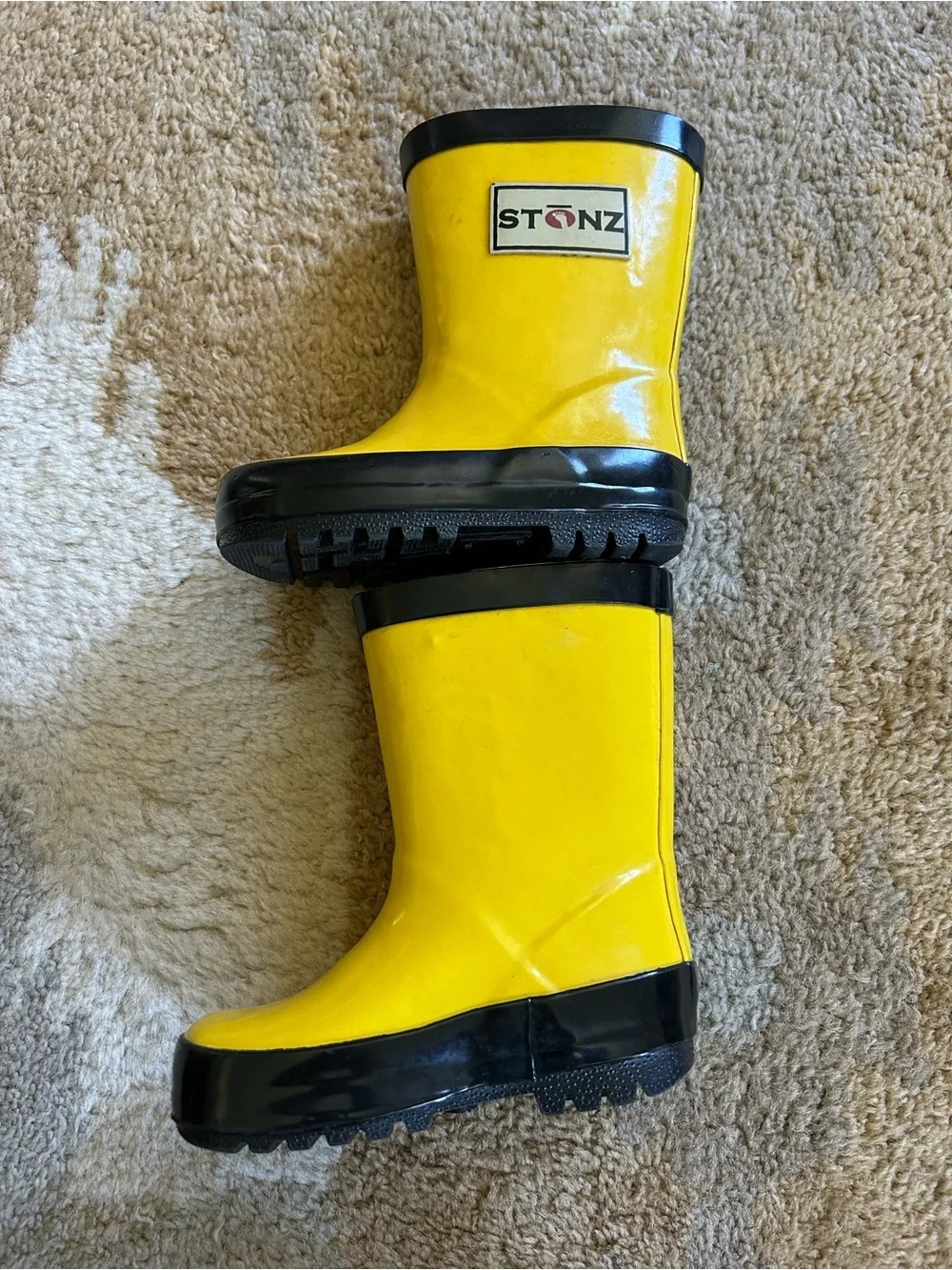 STONZ Toddler Rubber Rain Boots Yellow Sz 4 EUC!